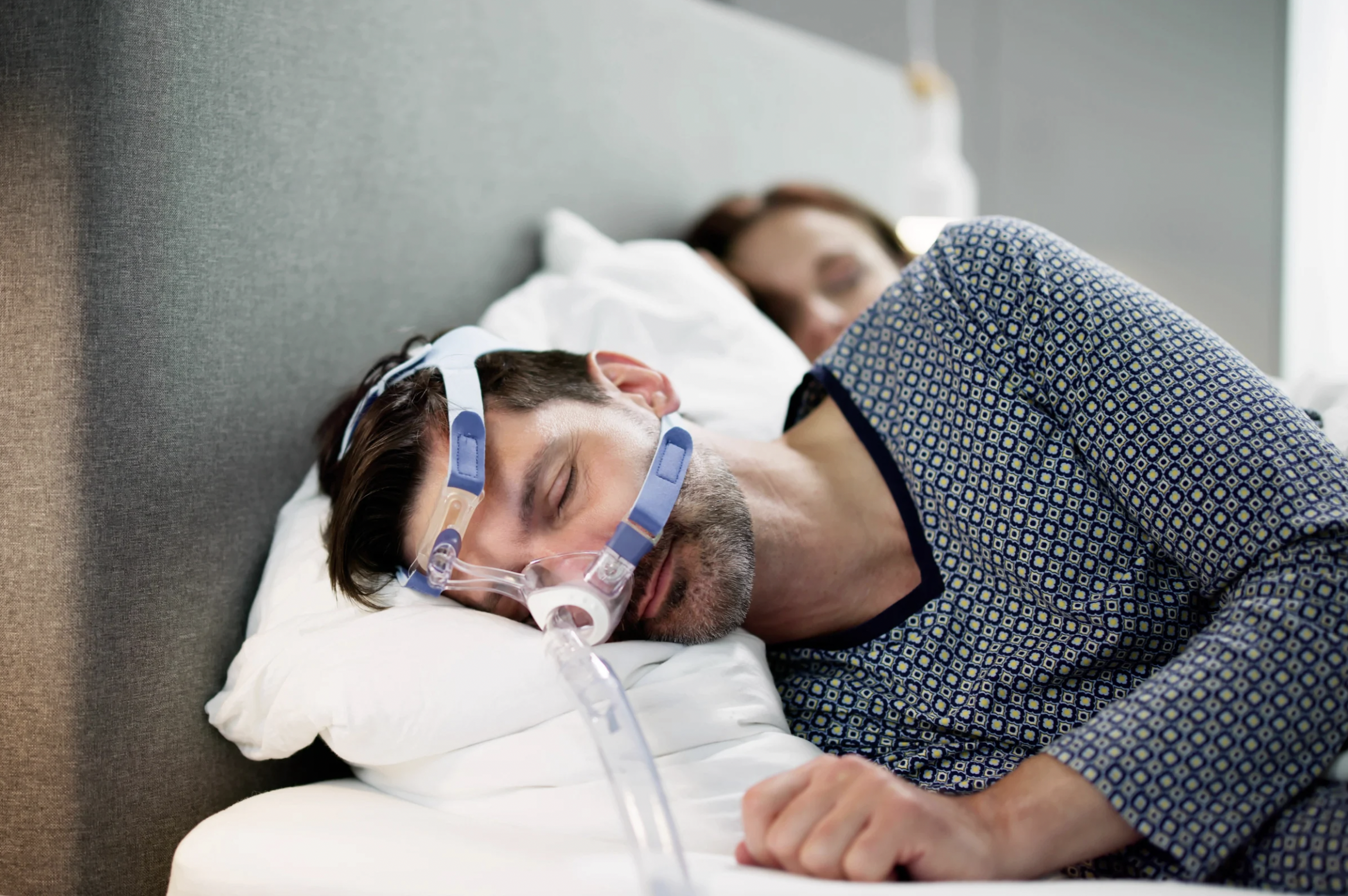 Apnée du sommeil après 55 ans : causes, symptômes et solutions — Dormez Zen