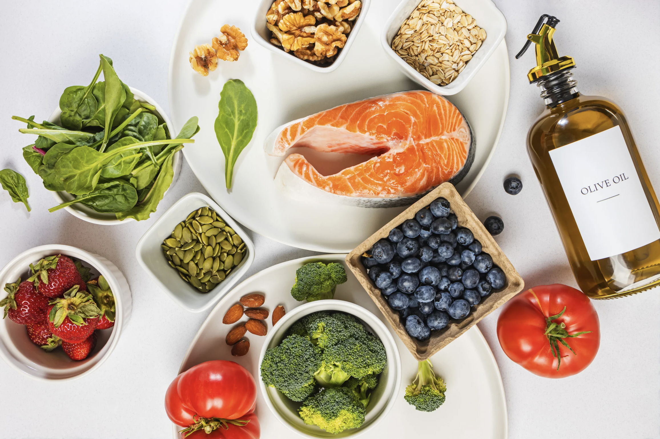 aliments bons pour la prostate après 55 ans — alimentation anti-inflammatoire tomates noix poissons gras