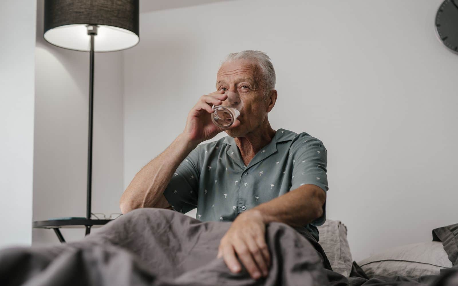 Retraite et sommeil : pourquoi vos nuits se dérèglent - Dormez Zen